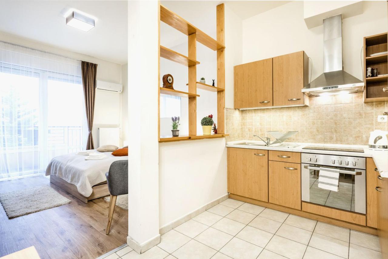 Apartament Downtown Charm With Balcony And Garden View