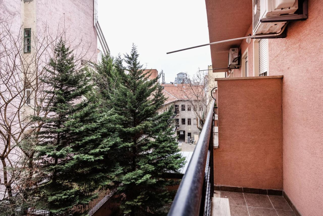 Апартаменти Downtown Charm With Balcony And Garden View *